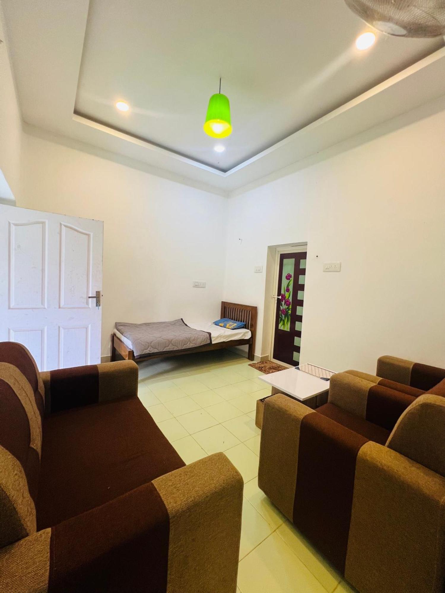 7Fort Homestay Атхирапали Екстериор снимка